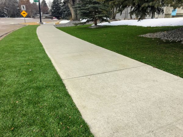 Walkway Pouring in Clover