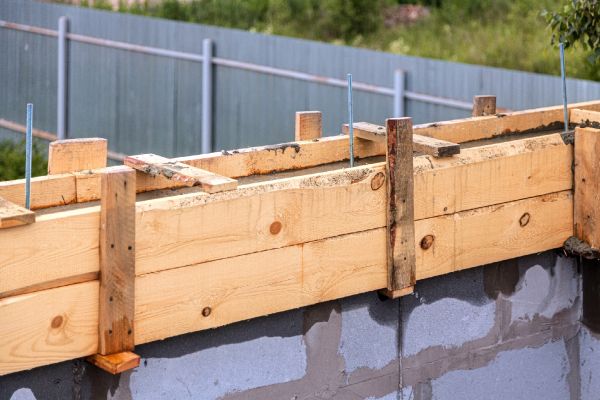 Poured Wall Construction in Clover